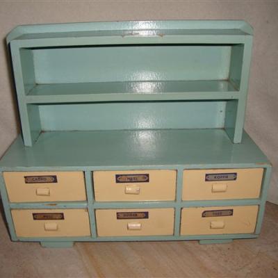 Okwa speelgoedwinkeltje kast 1946